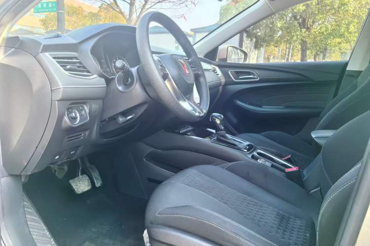 Used Roewe i5 2019 1.5L Automatic 4G Connected Linghao Edition Interior 4