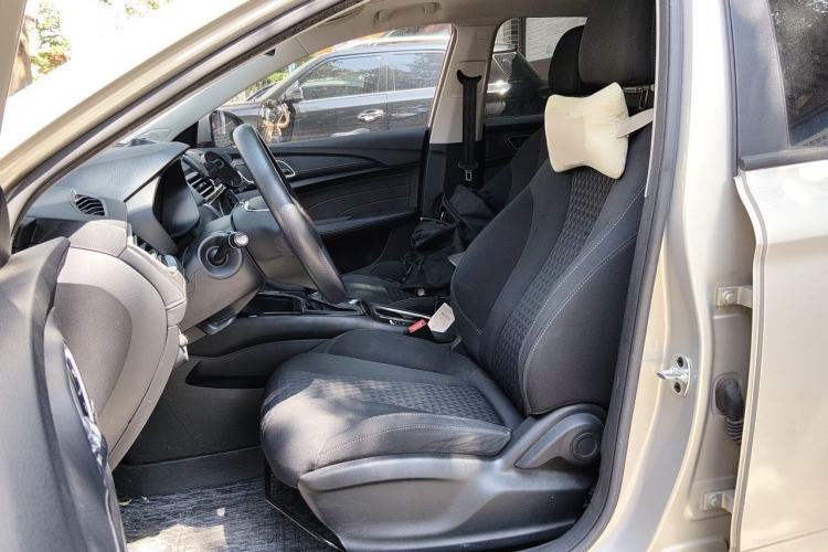 Used Roewe i5 2019 1.5L Automatic 4G Connected Langyue Edition Left Front Seat