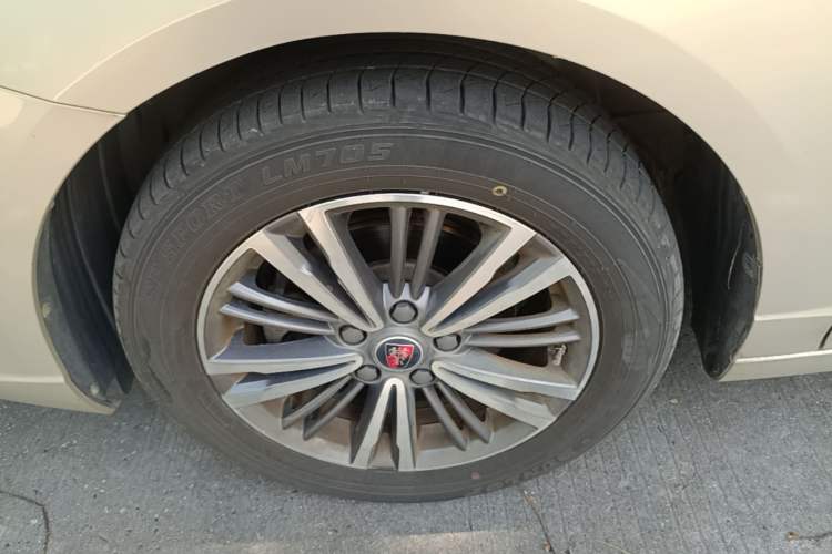 Used Roewe i5 2019 1.5L Automatic 4G Connected Langhao Edition Left Front Wheel Hub