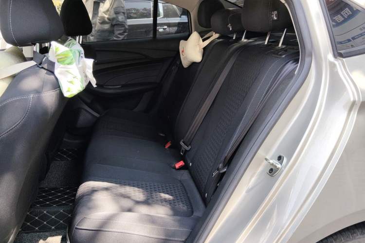 Used Roewe i5 2019 1.5L Automatic 4G Connected Langyue Edition Left Rear Seat