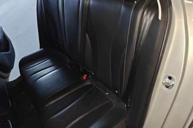Used Roewe i5 2019 1.5L Automatic 4G Connected Langhao Edition Left Rear Seat