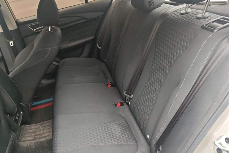 Used Roewe i5 2019 1.5L Manual 4G Connected Langyue Edition Left Rear Seat
