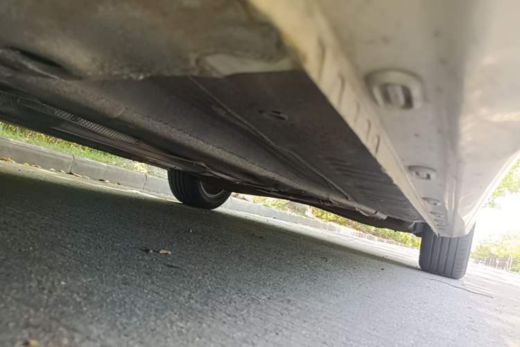 Used Roewe i5 2019 1.5L Automatic 4G Connected Langhao Edition Left Side Sill