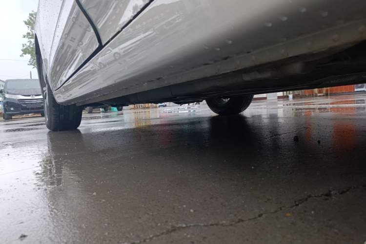 Used Roewe i5 2019 1.5L Automatic 4G Connected Langhao Edition Left Side Sill