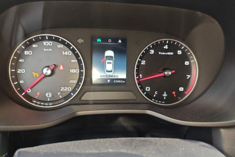 Used Roewe i5 2019 1.5L Automatic 4G Connected Langhao Edition Odometer Close Up