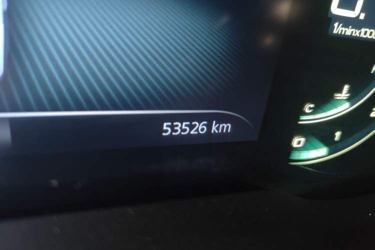 Used Roewe i5 2019 20T Automatic 4G Connect Luxury Flagship Edition Odometer Close Up