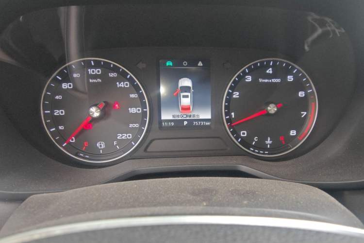 Used Roewe i5 2019 1.5L Automatic 4G Connected Langhao Edition Odometer Close Up