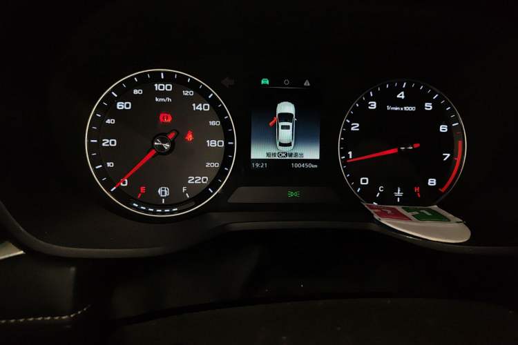 Used Roewe i5 2019 1.5L Manual 4G Connected Langyue Edition Odometer Close Up