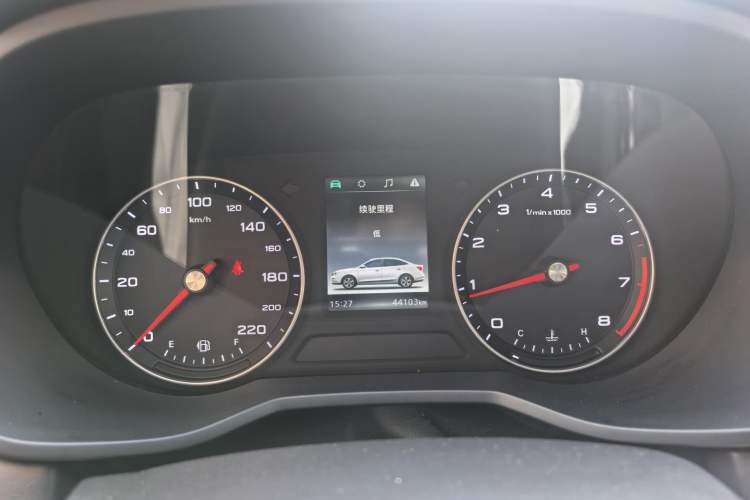 Used Roewe i5 2019 1.5L Manual 4G Connectable Langhao Edition Odometer Close Up