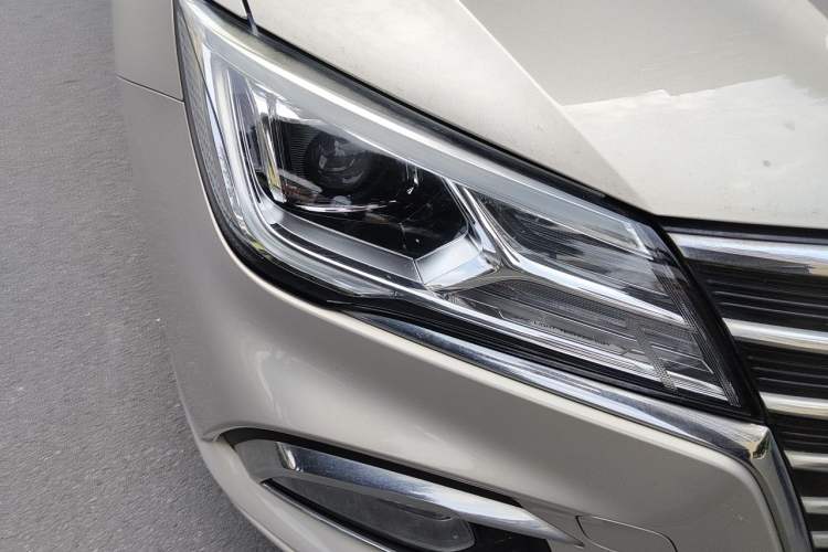 Used Roewe i5 2019 1.5L Manual 4G Connectable Langhao Edition Right Front Headlight