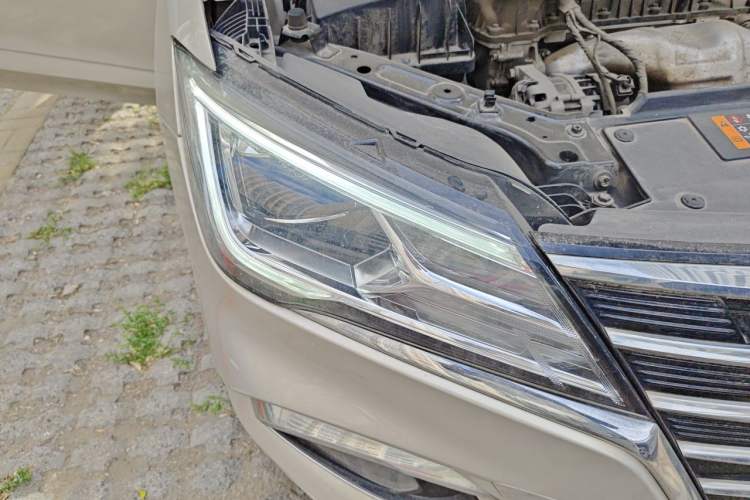 Used Roewe i5 2019 1.5L Manual 4G Connect Leehao Flagship Edition Right Front Headlight
