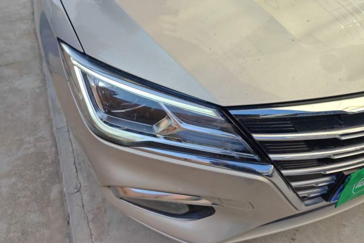 Used Roewe i5 2019 1.5L Automatic 4G Connected Langhao Edition Right Front Headlight
