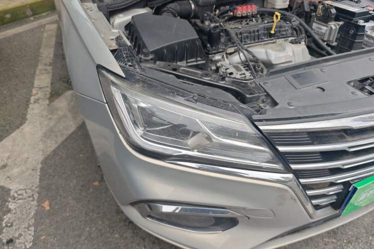 Used Roewe i5 2019 1.5L Manual 4G Connected Langyue Edition Right Front Headlight