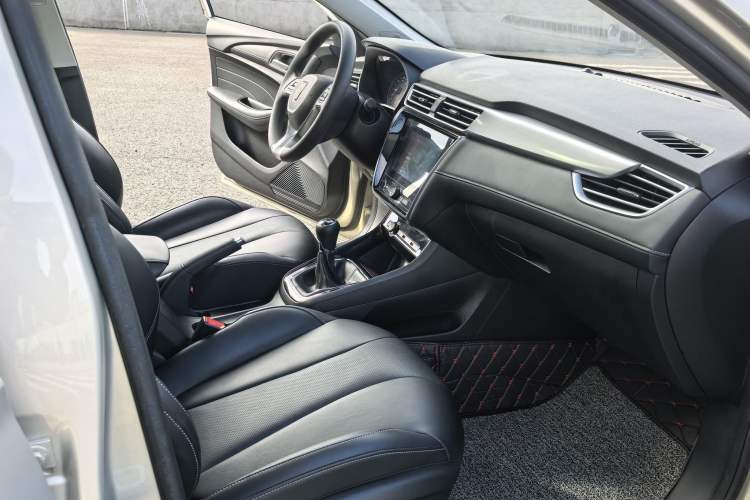 Used Roewe i5 2019 1.5L Manual 4G Connectable Langhao Edition Right Front Seat