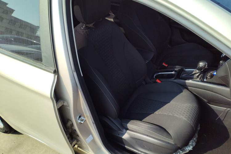 Used Roewe i5 2019 1.5L Automatic 4G Connected Linghao Edition Right Front Seat