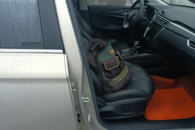 Used Roewe i5 2019 1.5L Automatic 4G Connected Langhao Edition Right Front Seat