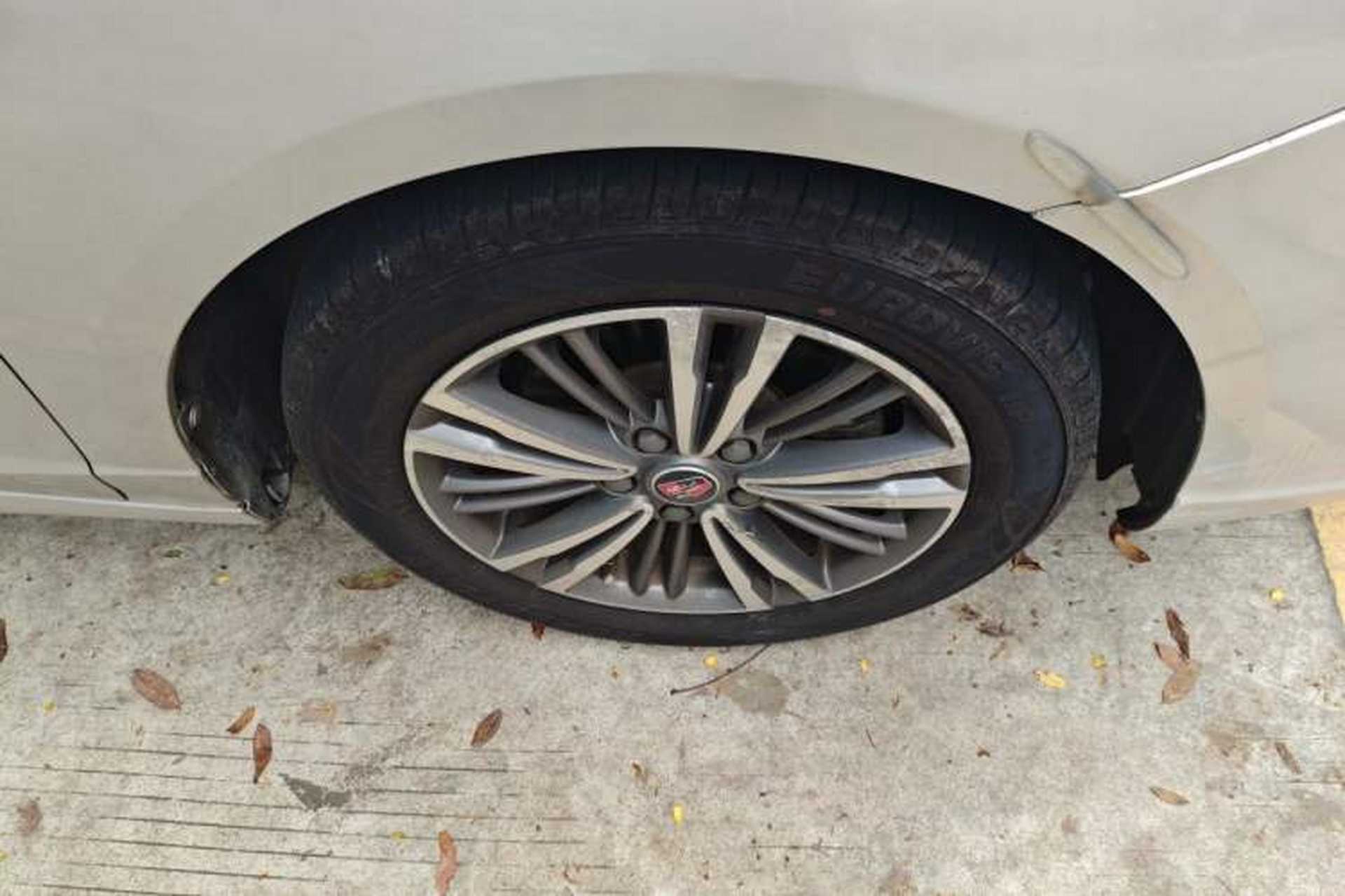Used Roewe i5 2019 1.5L Automatic 4G Connected Langhao Edition Right Front Wheel Hub