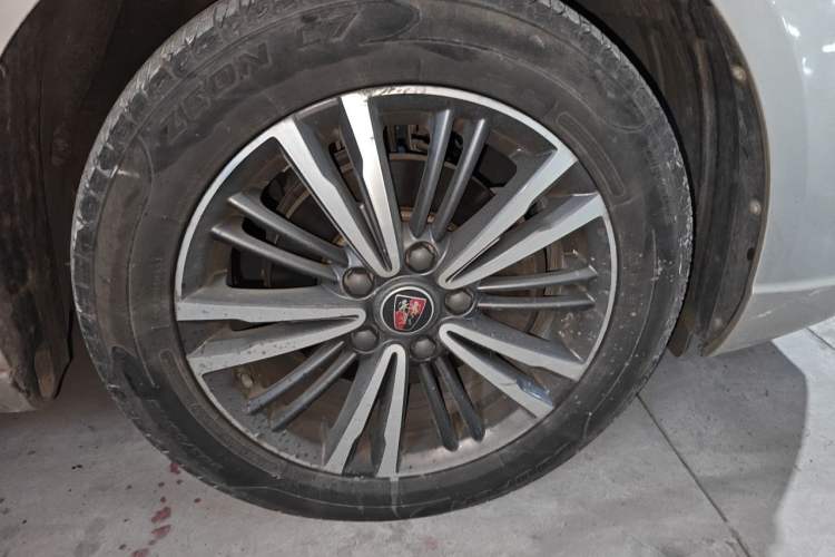 Used Roewe i5 2019 1.5L Automatic 4G Connected Langhao Edition Right Front Wheel Hub
