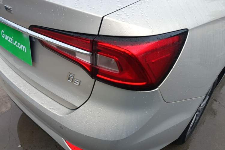 Used Roewe i5 2019 1.5L Automatic 4G Connected Langhao Edition Right Rear Taillight