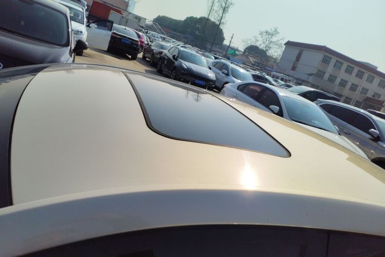 Used Roewe i5 2019 1.5L Automatic 4G Connected Linghao Edition Roof