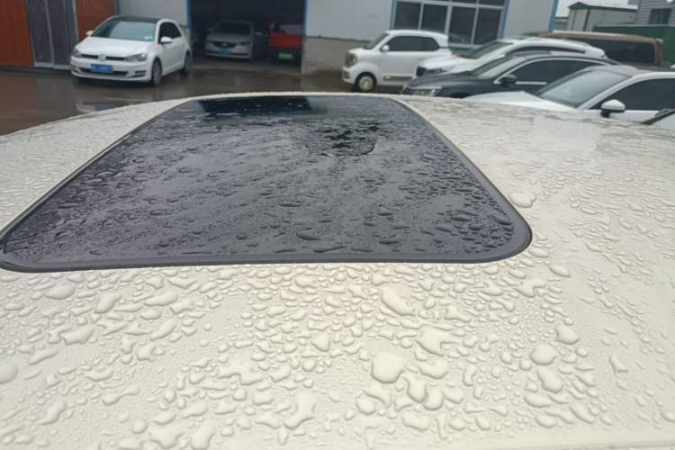 Used Roewe i5 2019 1.5L Automatic 4G Connected Langhao Edition Roof