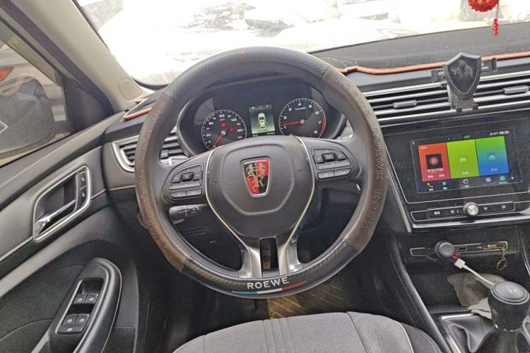 Used Roewe i5 2019 1.5L Manual 4G Connect Leehao Flagship Edition Steering Wheel