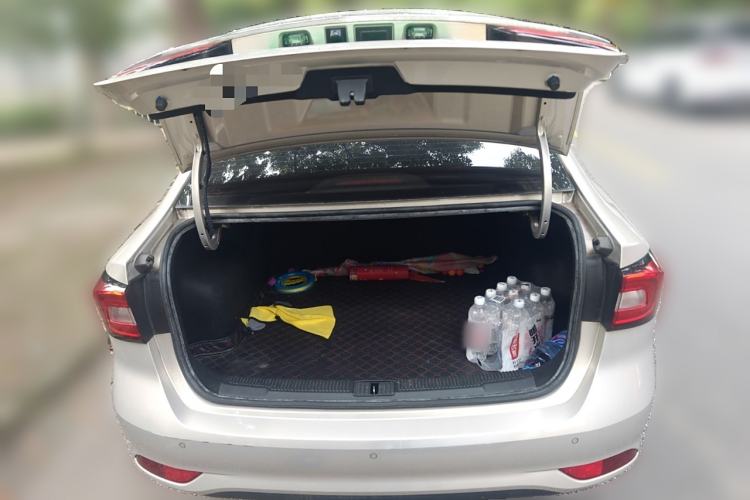 Used Roewe i5 2019 1.5L Automatic 4G Connected Langhao Edition Trunk