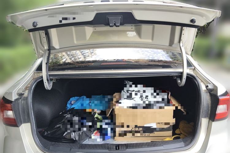 Used Roewe i5 2019 1.5L Manual 4G Connectable Langhao Edition Trunk