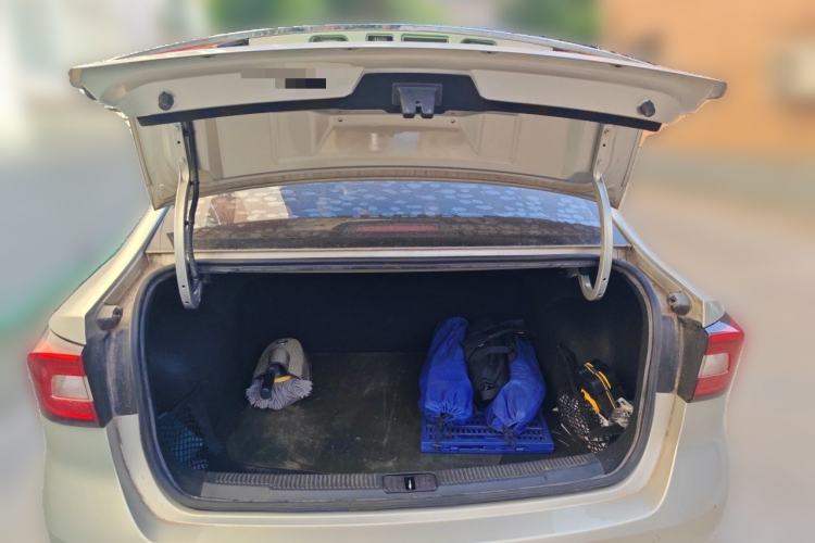 Used Roewe i5 2019 1.5L Automatic 4G Connected Langhao Edition Trunk
