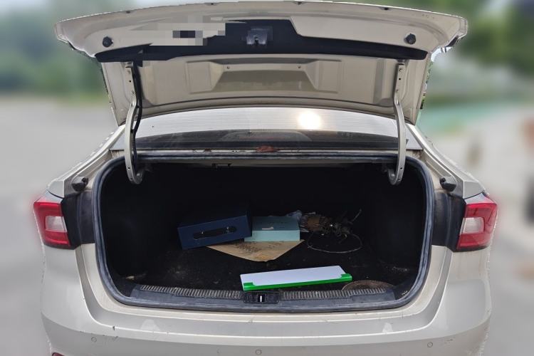 Used Roewe i5 2019 1.5L Automatic 4G Connected Langhao Edition Trunk