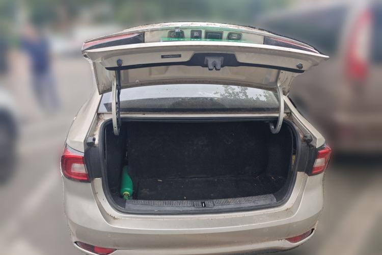 Used Roewe i5 2019 1.5L Manual 4G Connected Langyue Edition Trunk
