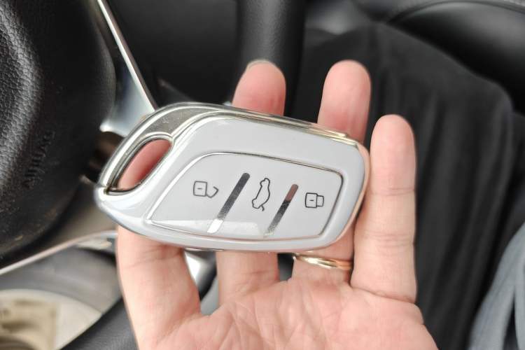 Used Roewe i5 2019 1.5L Automatic 4G Connected Langhao Edition Vehicle Key