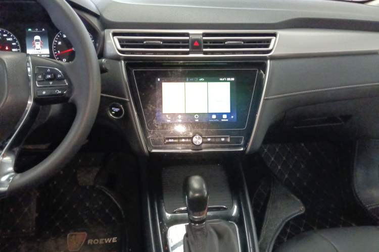Used Roewe i5 2020 1.5L Automatic 4G Connected Linghao Edition Audio And AC Panel