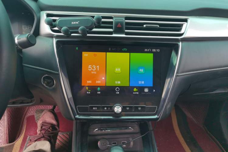 Used Roewe i5 2020 1.5L Automatic 4G Connect Luxury Flagship Edition Audio And AC Panel