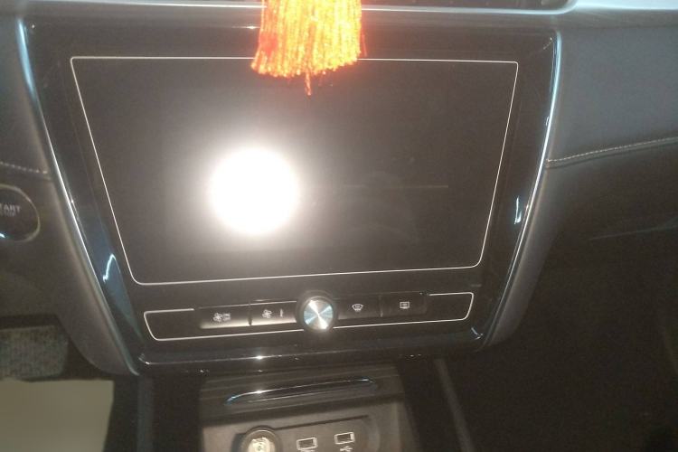 Used Roewe i5 2020 1.5L Automatic 4G Connected Linghao Edition Audio And AC Panel