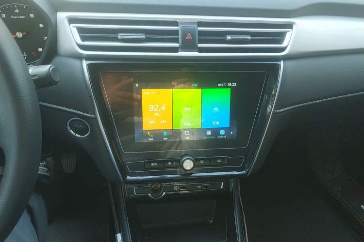 Used Roewe i5 2020 1.5L Manual 4G Connect Leehao Flagship Edition Audio And AC Panel
