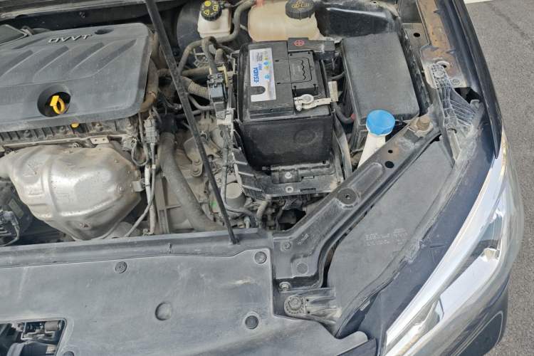 Used Roewe i5 2020 1.5L Automatic 4G Connect Luxury Flagship Edition Engine Bay Left