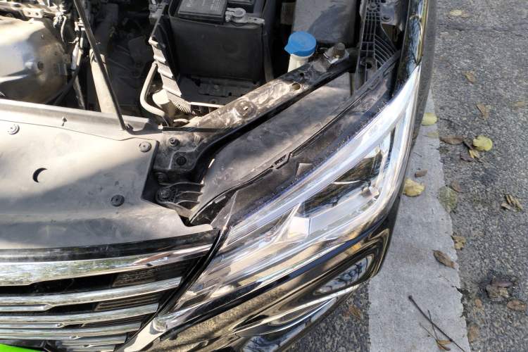 Used Roewe i5 2020 1.5L Automatic 4G Connected Linghao Edition Engine Bay Left