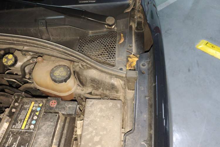 Used Roewe i5 2020 1.5L Automatic 4G Connect Luxury Flagship Edition Engine Bay Left