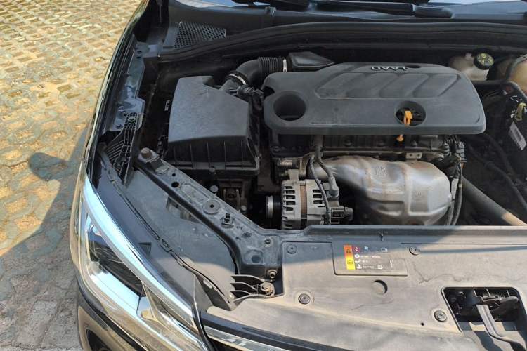 Used Roewe i5 2020 1.5L Automatic 4G Connect Luxury Flagship Edition Engine Bay Right