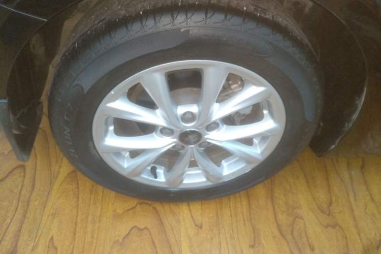 Used Roewe i5 2020 1.5L Automatic 4G Connected Linghao Edition Exterior 2