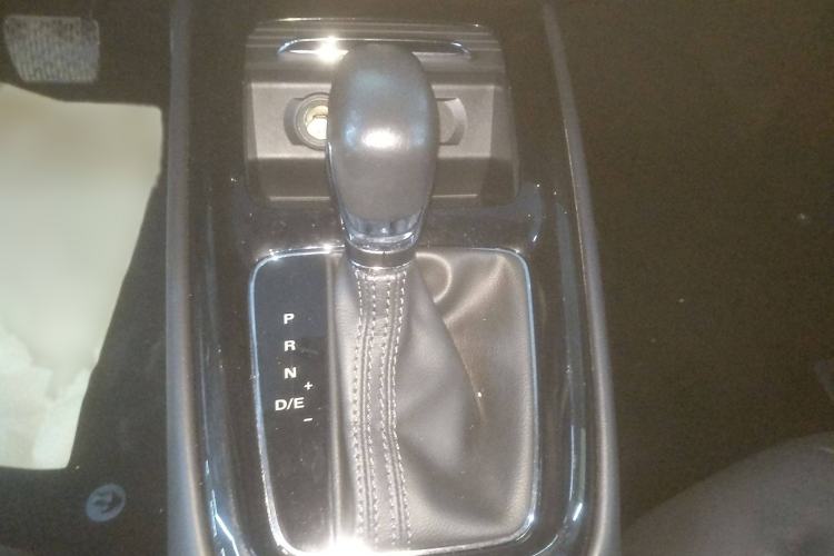 Used Roewe i5 2020 1.5L Automatic 4G Connected Linghao Edition Gear Lever