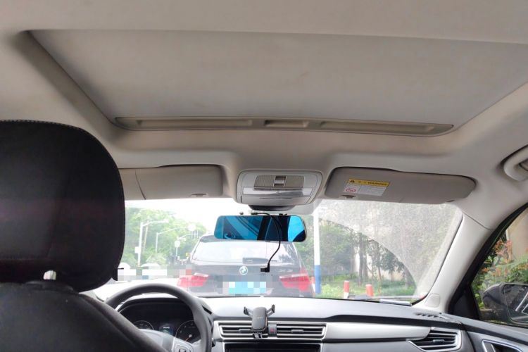 Used Roewe i5 2020 1.5L Automatic 4G Connected Linghao Edition Headliner