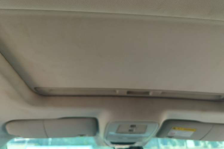 Used Roewe i5 2020 1.5L Automatic 4G Connect Luxury Flagship Edition Headliner