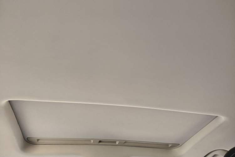 Used Roewe i5 2020 1.5L Automatic 4G Connected Linghao Edition Headliner