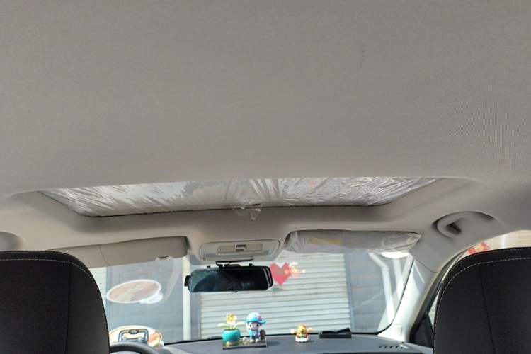 Used Roewe i5 2020 1.5L Automatic 4G Connect Luxury Flagship Edition Headliner