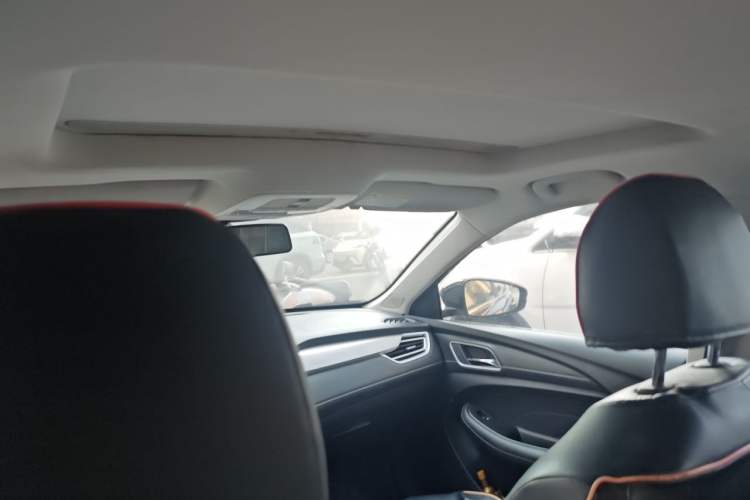 Used Roewe i5 2020 1.5L Automatic 4G Connect Luxury Flagship Edition Headliner