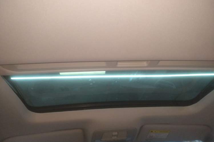 Used Roewe i5 2020 1.5L Automatic 4G Connected Linghao Edition Headliner