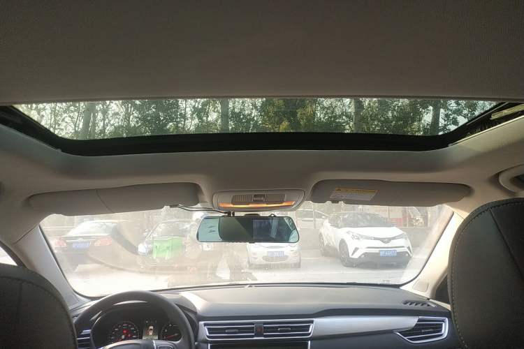 Used Roewe i5 2020 1.5L Manual 4G Connect Leehao Flagship Edition Headliner