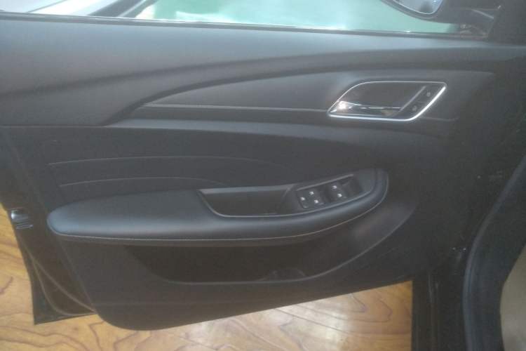 Used Roewe i5 2020 1.5L Automatic 4G Connected Linghao Edition Interior 7